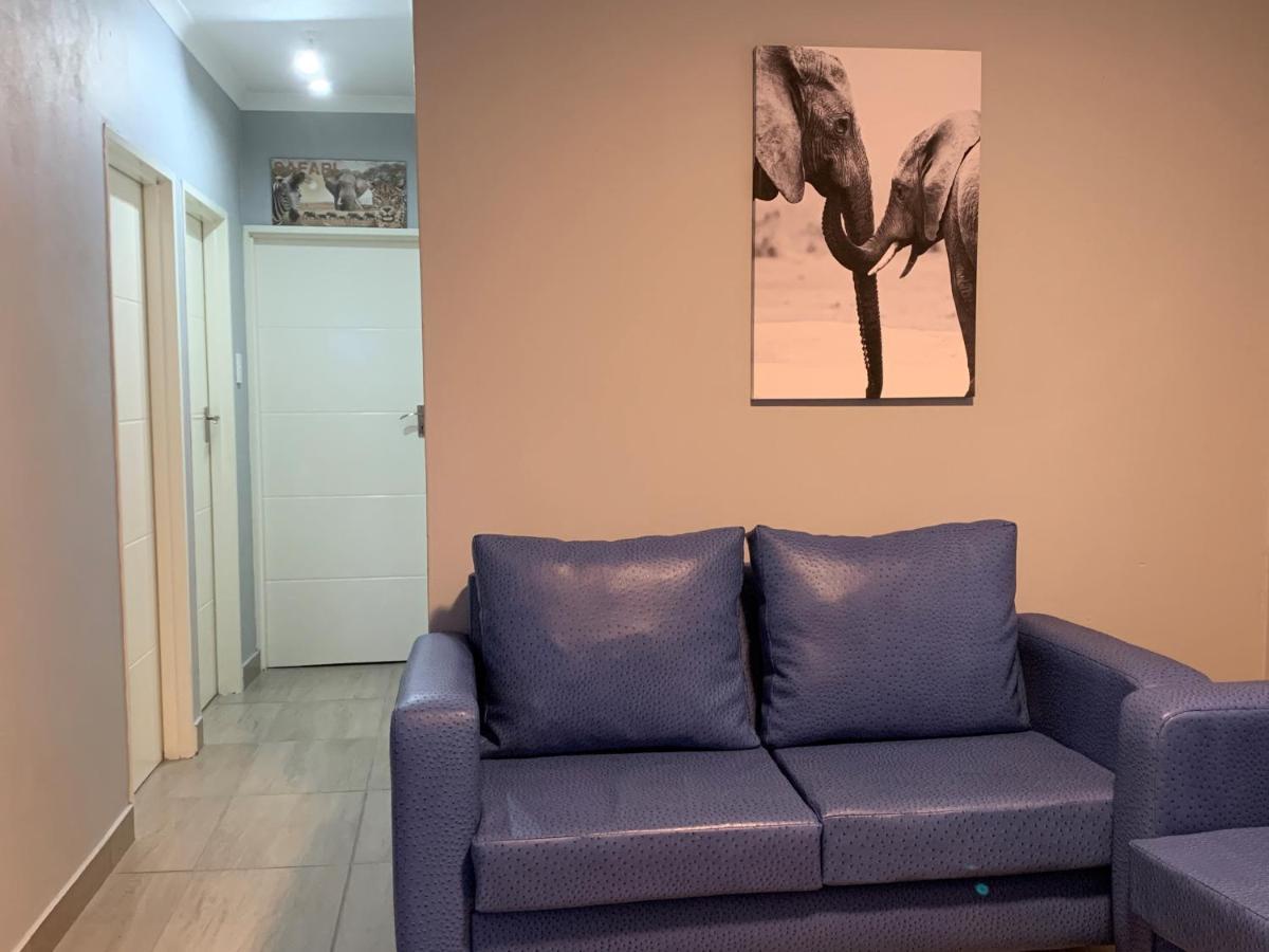 Elephant House, 2 Bedroom House, Next To Pilanesberg And Sun City Mogwase Exterior photo