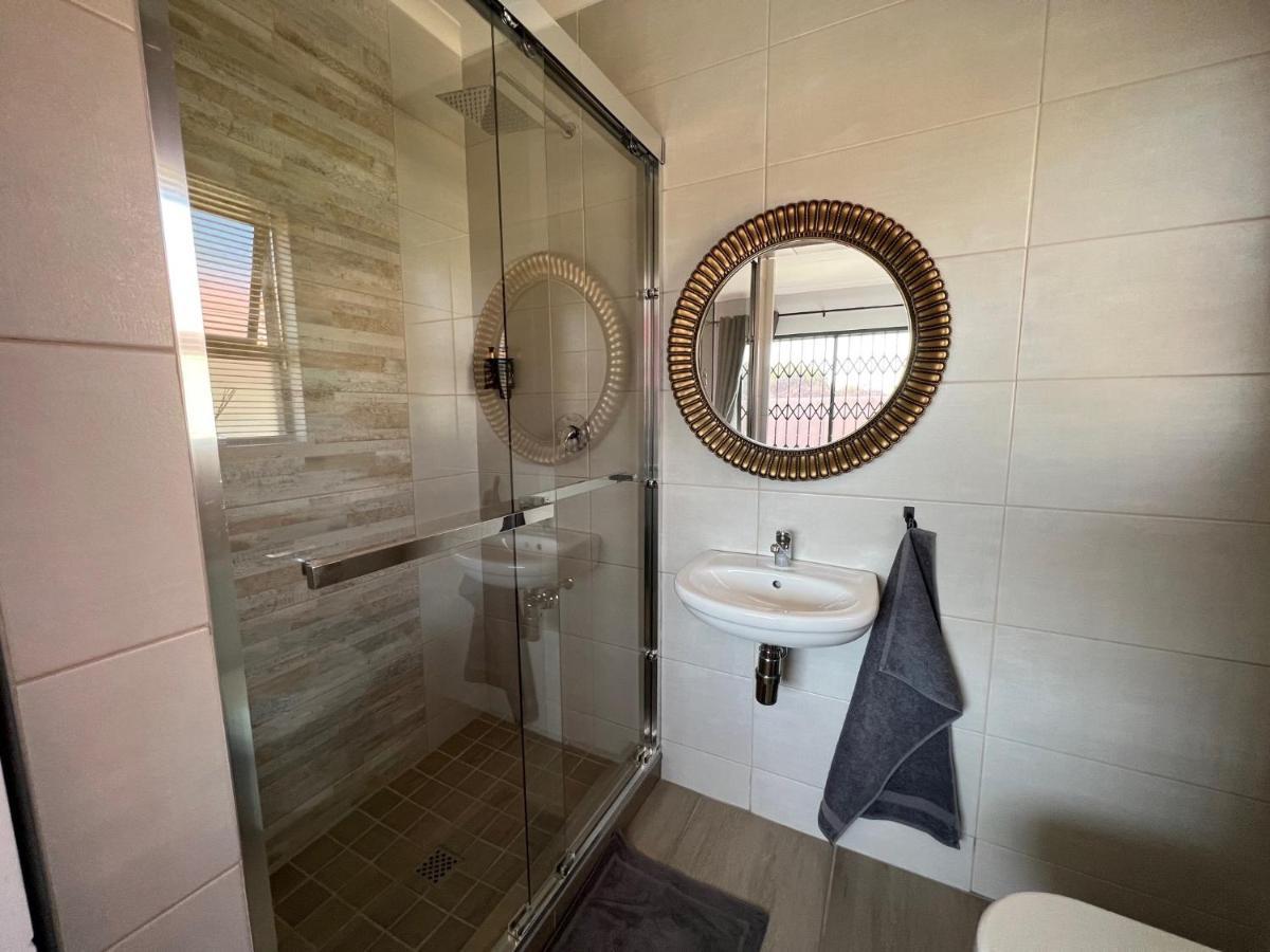Elephant House, 2 Bedroom House, Next To Pilanesberg And Sun City Mogwase Exterior photo